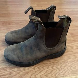 Rustic Brown Blundstone Boots